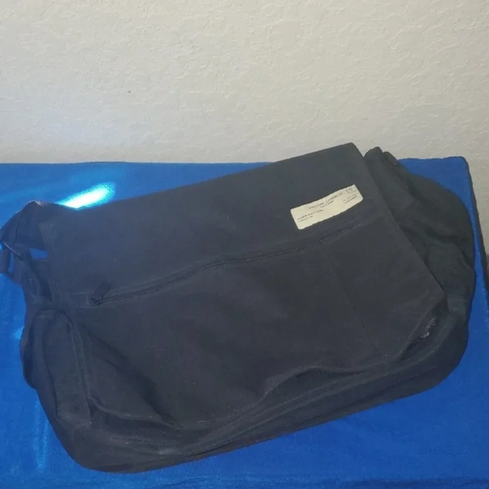 VTG Structure Black messenger bag